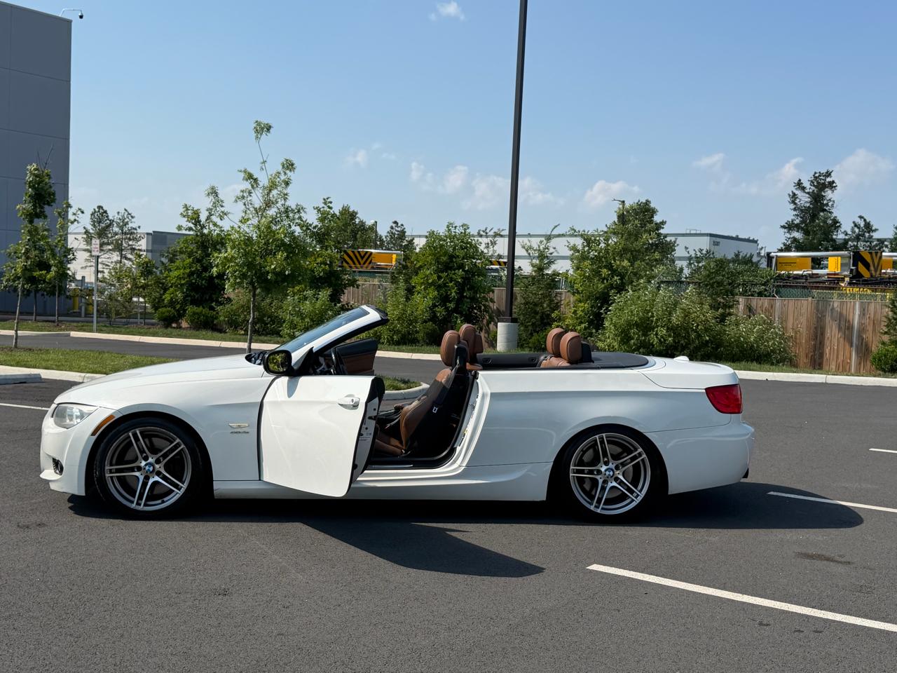 BMW 3-Series 335i Convertible - SULEV 2011