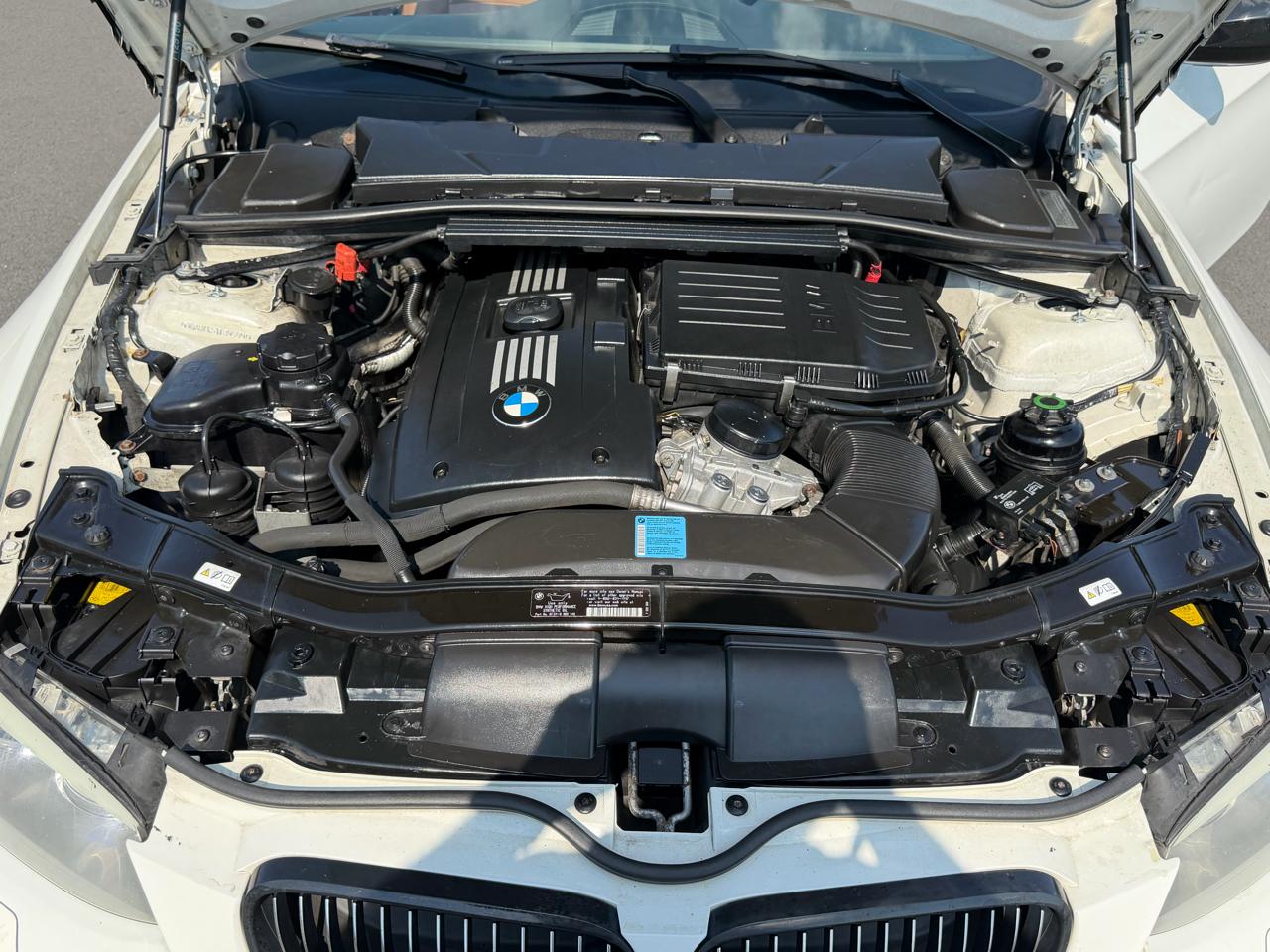 BMW 3-Series 335i Convertible - SULEV 2011