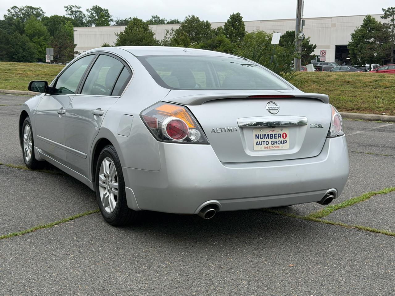 Nissan Altima 4dr Sdn I4 2.5 SL 2011