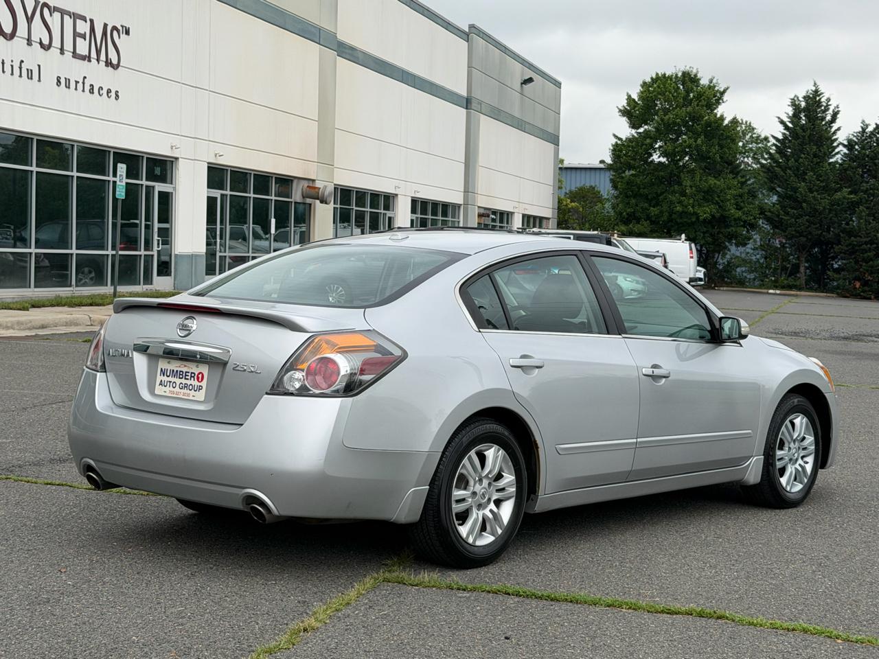Nissan Altima 4dr Sdn I4 2.5 SL 2011