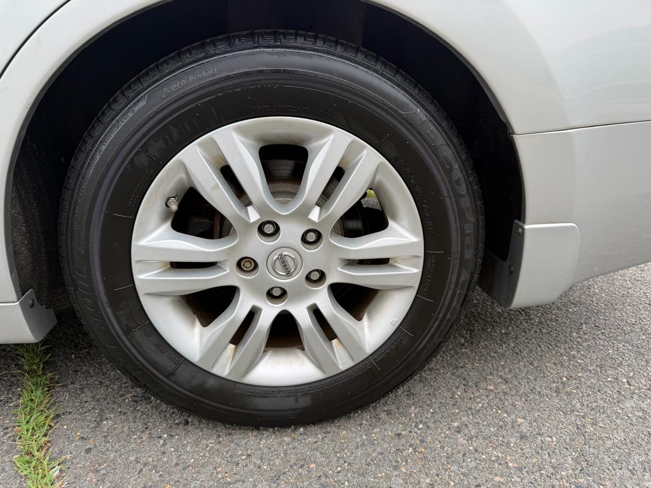 Nissan Altima 4dr Sdn I4 2.5 SL 2011