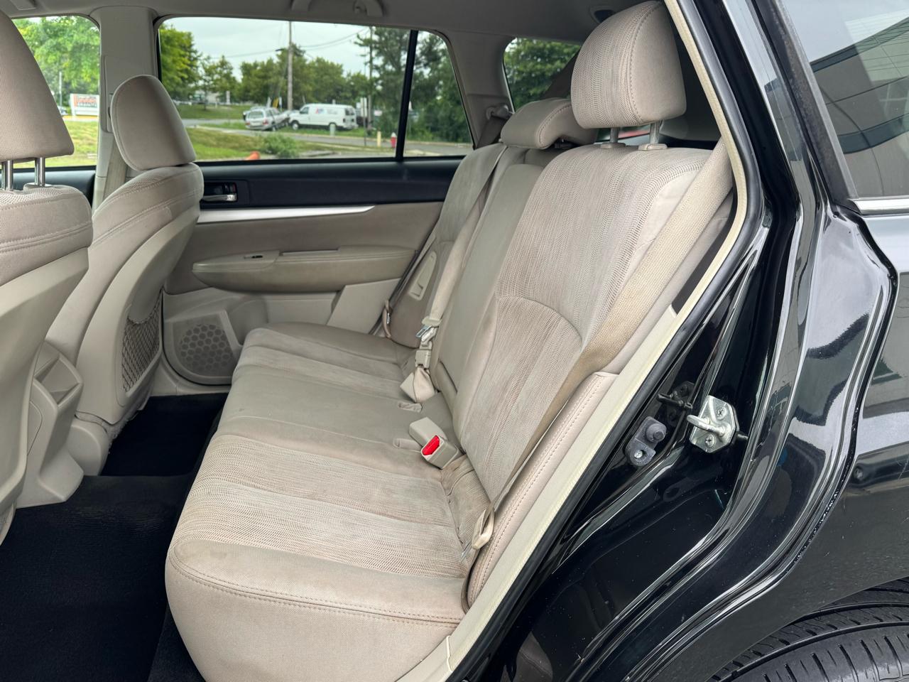 Subaru Outback 2.5i Premium 2013