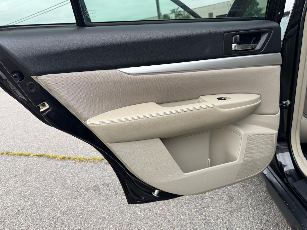 Subaru Outback 2.5i Premium 2013