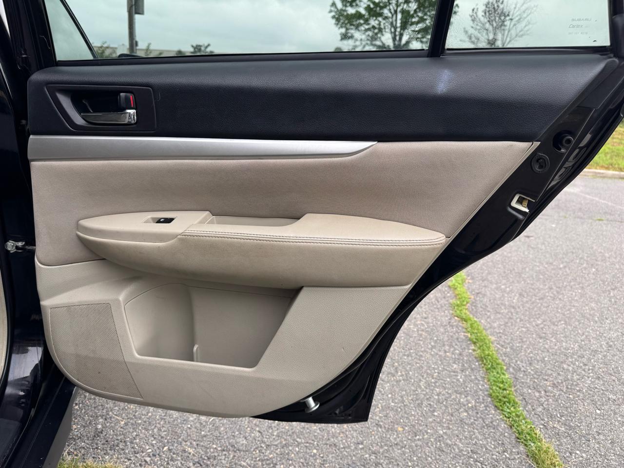 Subaru Outback 2.5i Premium 2013