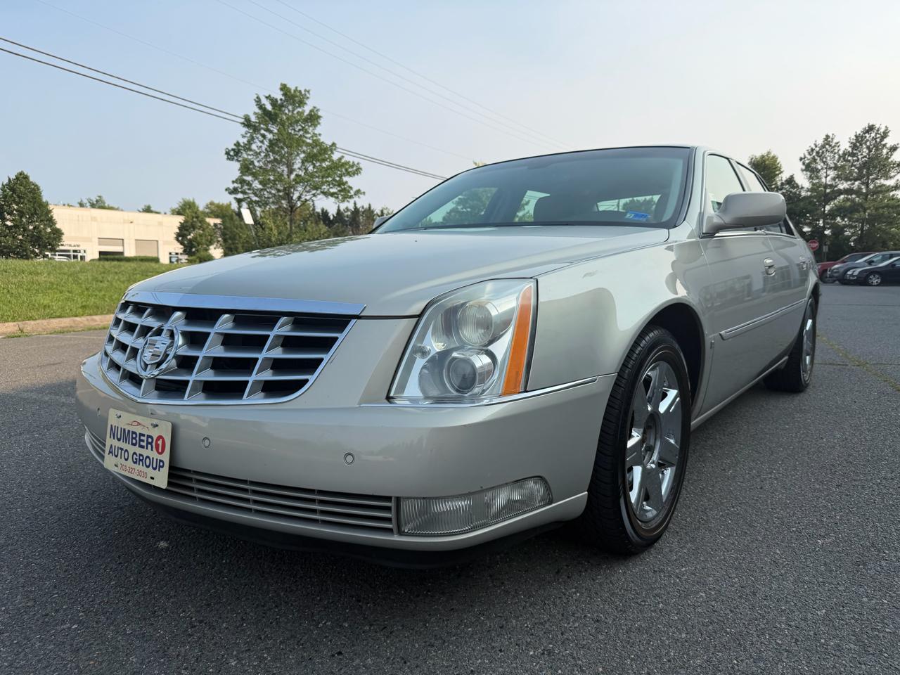 Cadillac DTS Sedan 2007