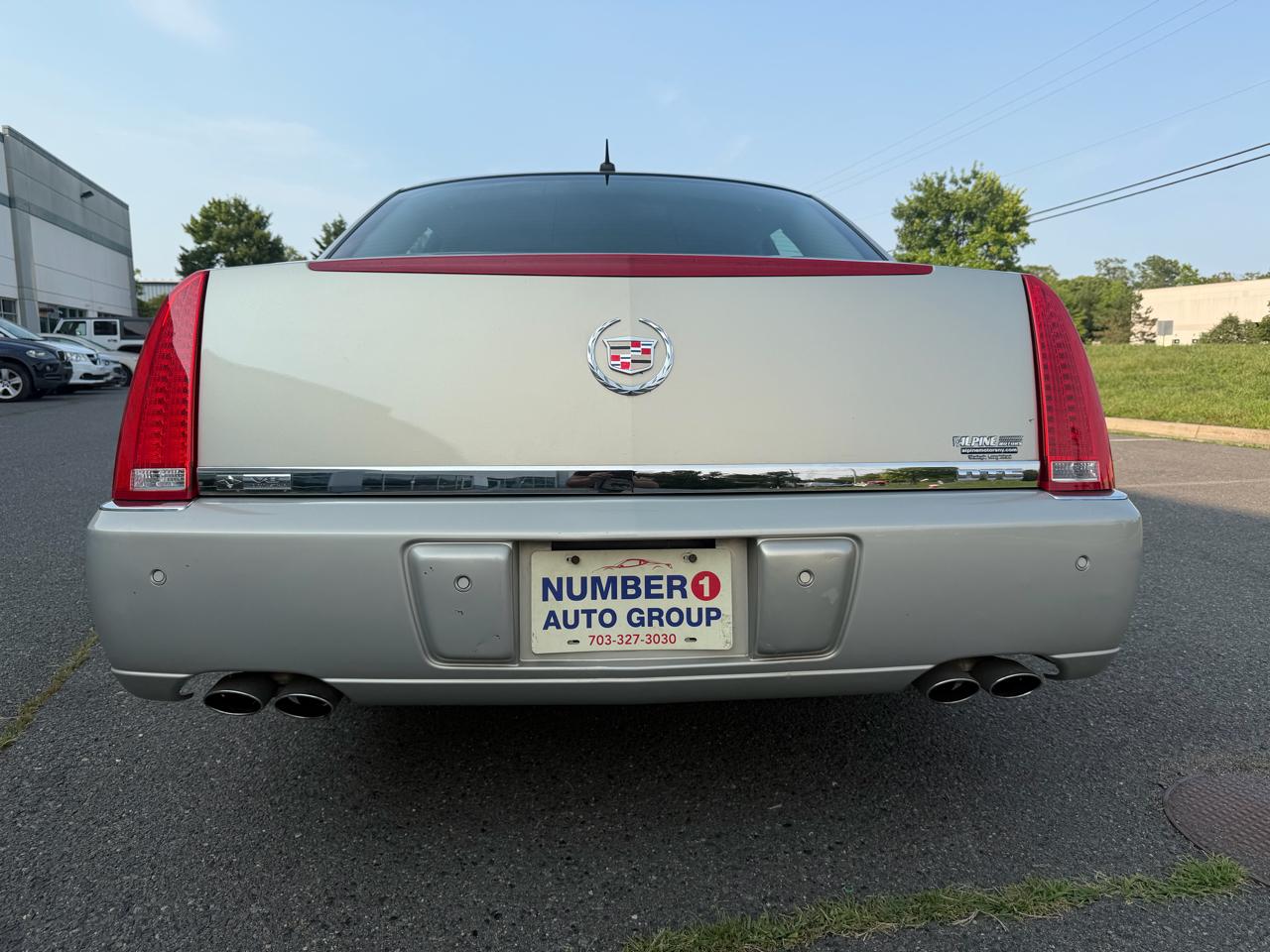 Cadillac DTS Sedan 2007