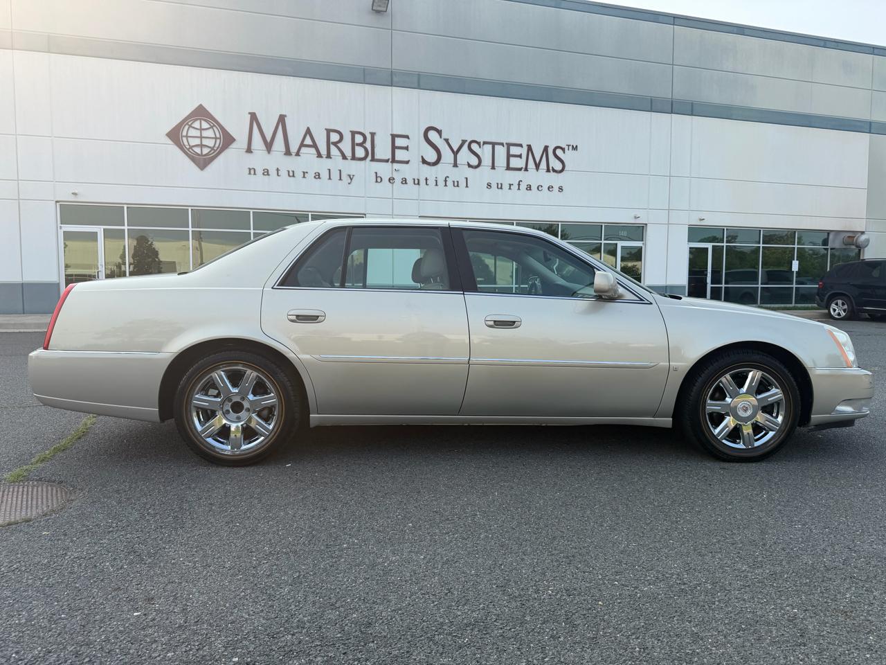 Cadillac DTS Sedan 2007