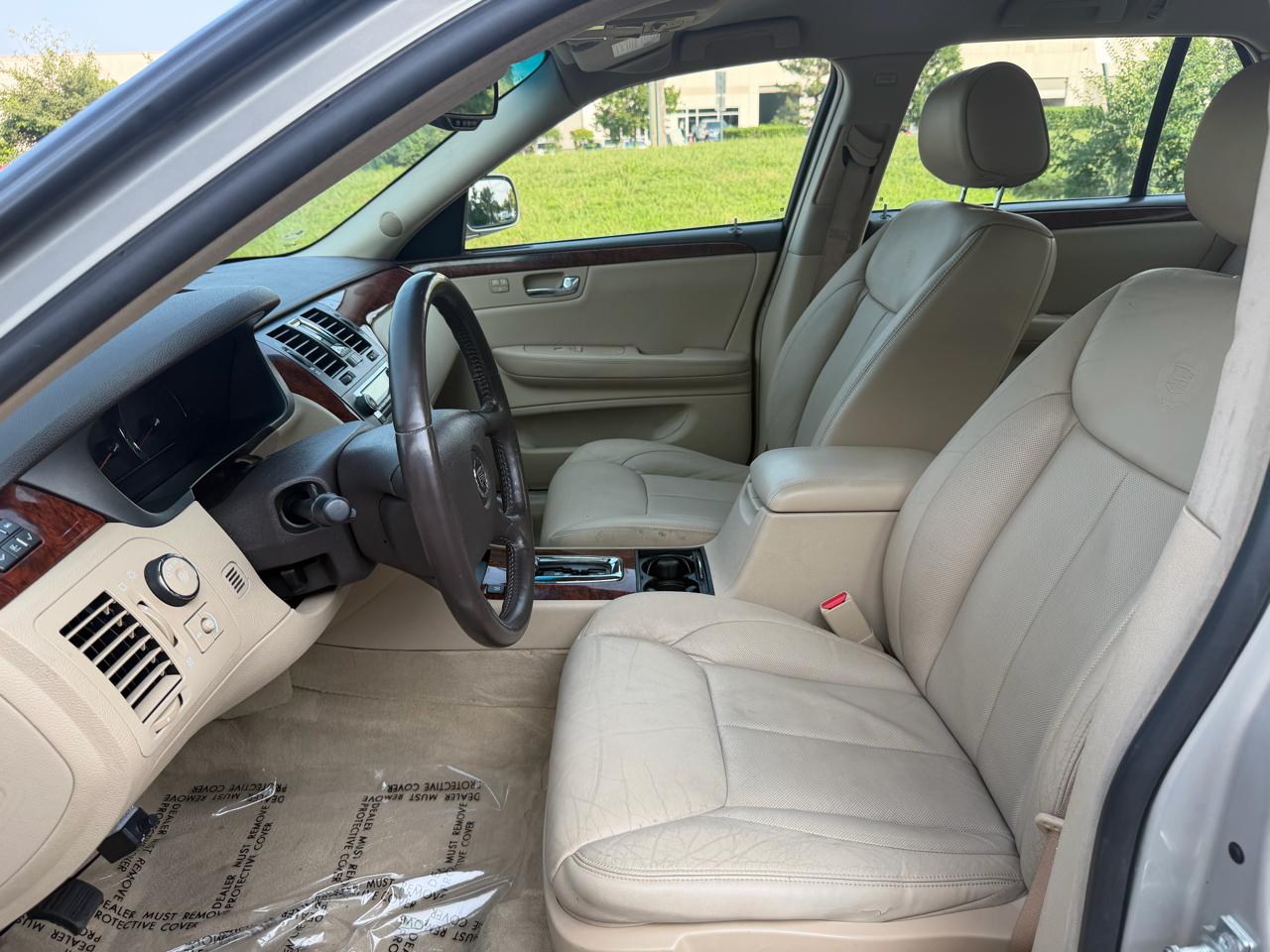 Cadillac DTS Sedan 2007