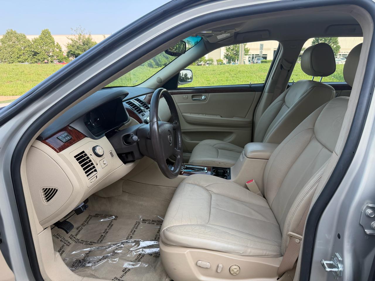 Cadillac DTS Sedan 2007