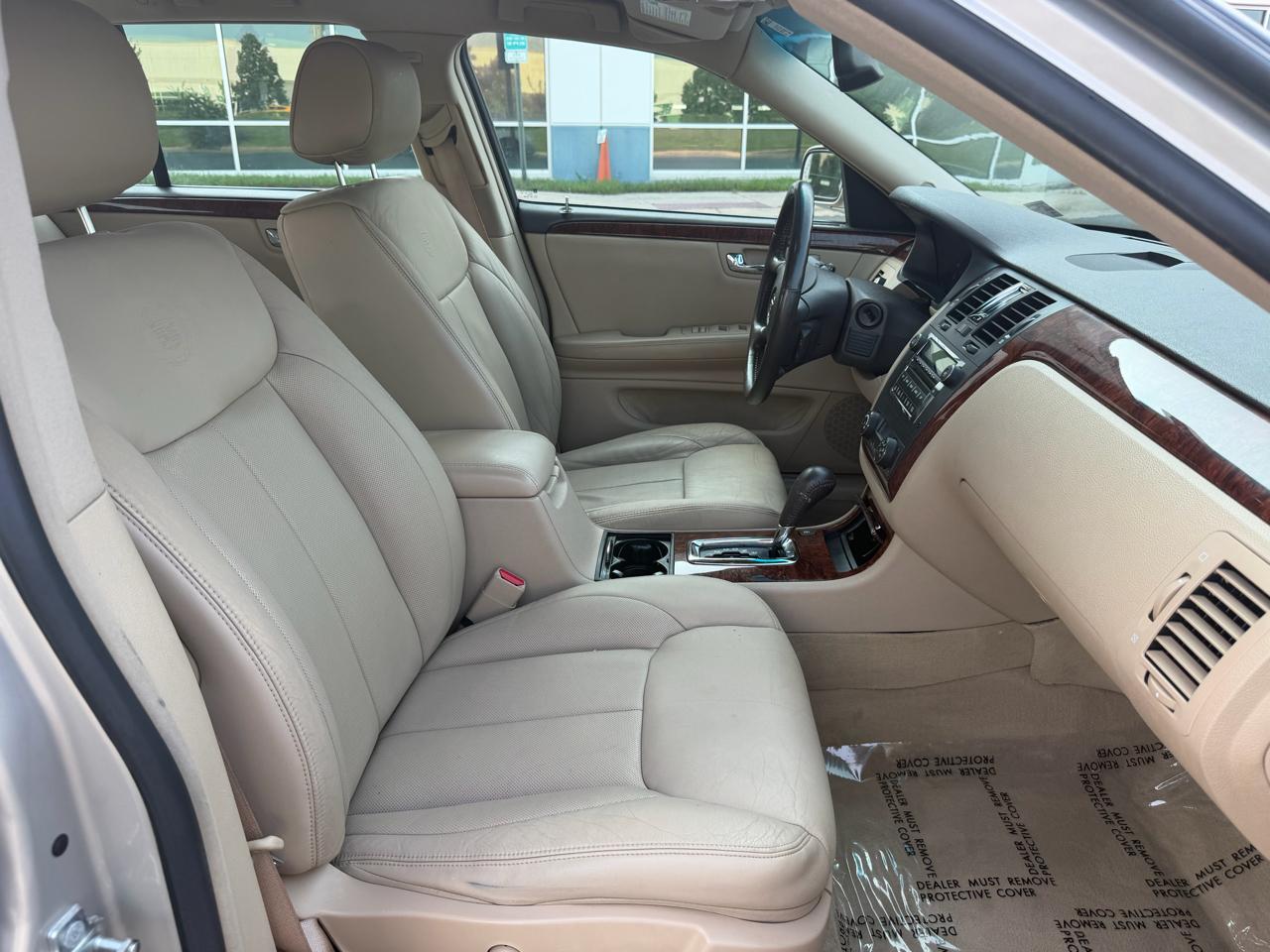 Cadillac DTS Sedan 2007