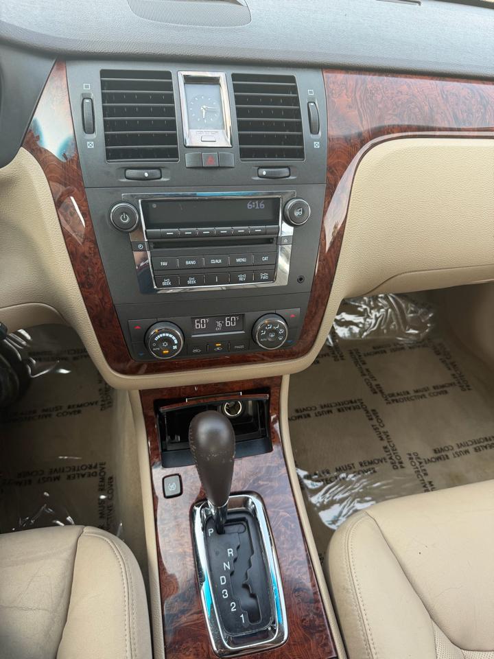 Cadillac DTS Sedan 2007