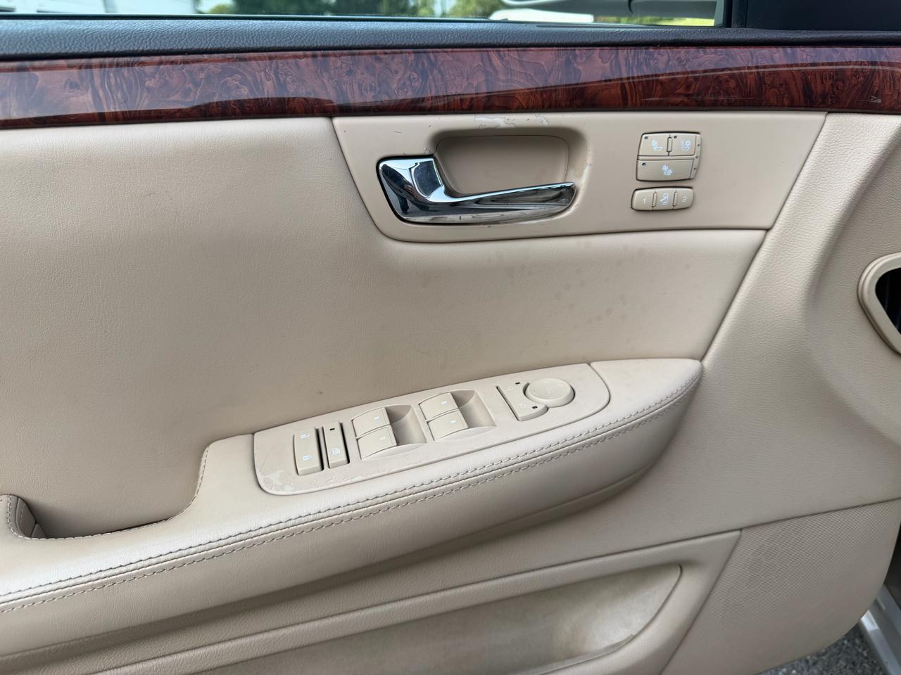 Cadillac DTS Sedan 2007