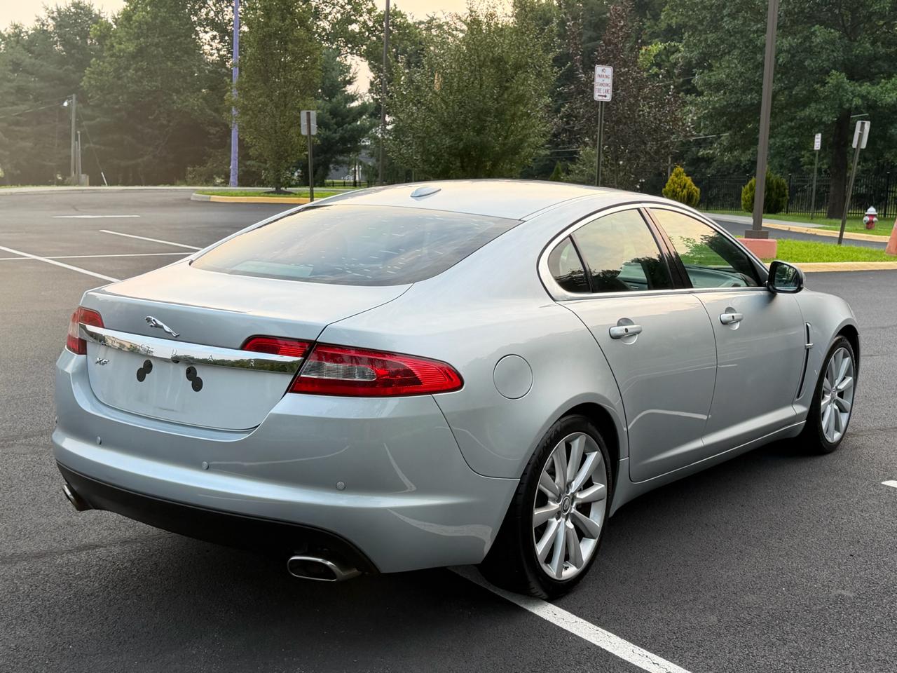 Jaguar XF-Series Premium Luxury 2010