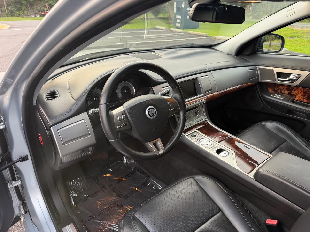 Jaguar XF-Series Premium Luxury 2010