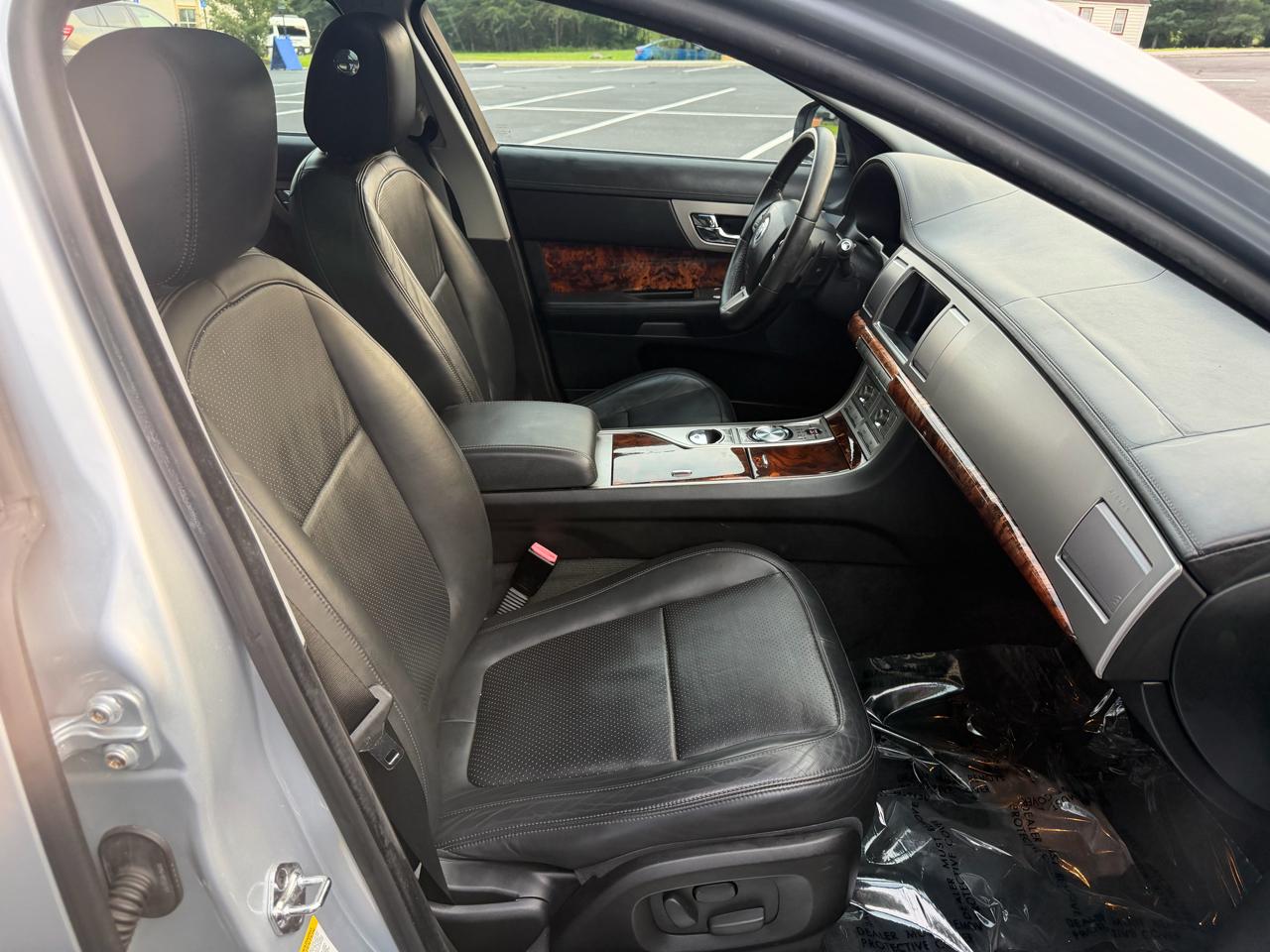 Jaguar XF-Series Premium Luxury 2010