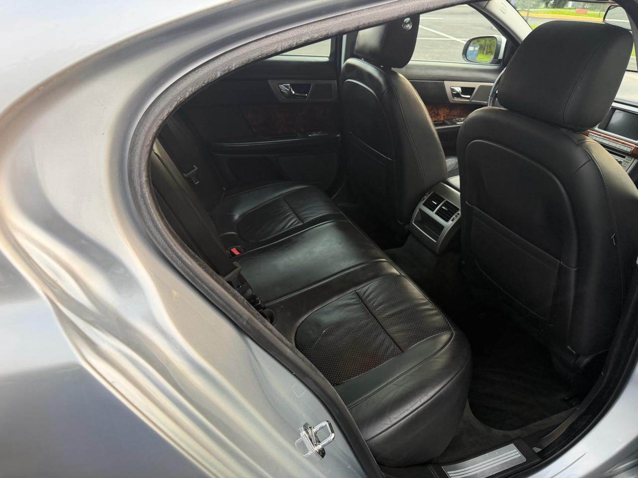 Jaguar XF-Series Premium Luxury 2010
