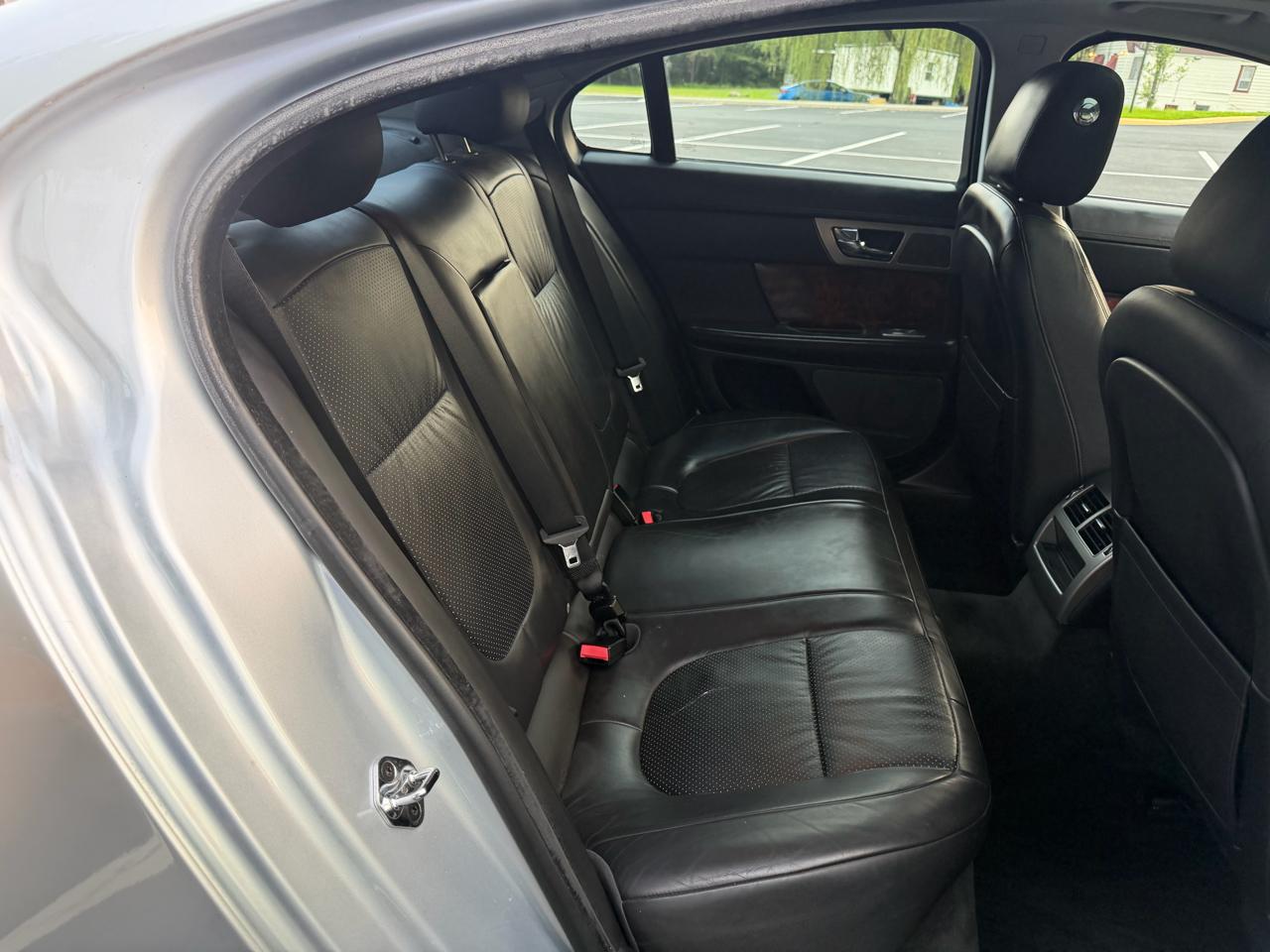 Jaguar XF-Series Premium Luxury 2010