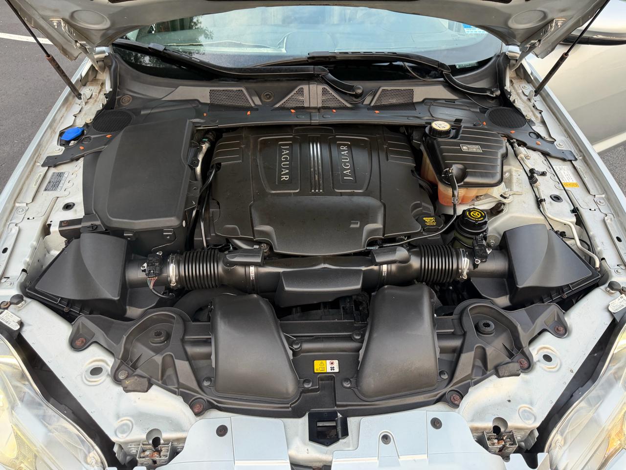Jaguar XF-Series Premium Luxury 2010