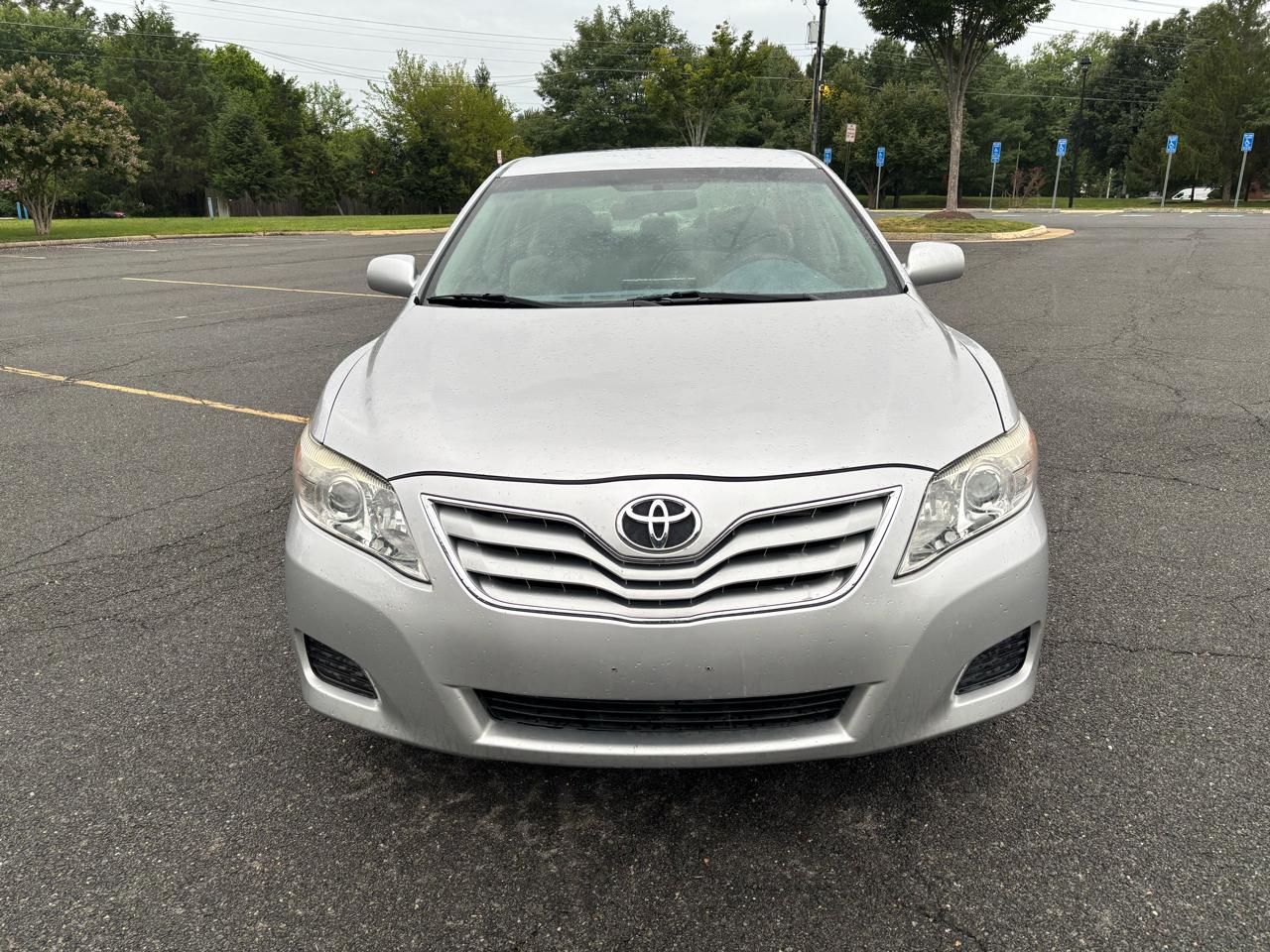 Toyota Camry 4dr Sedan LE 2011
