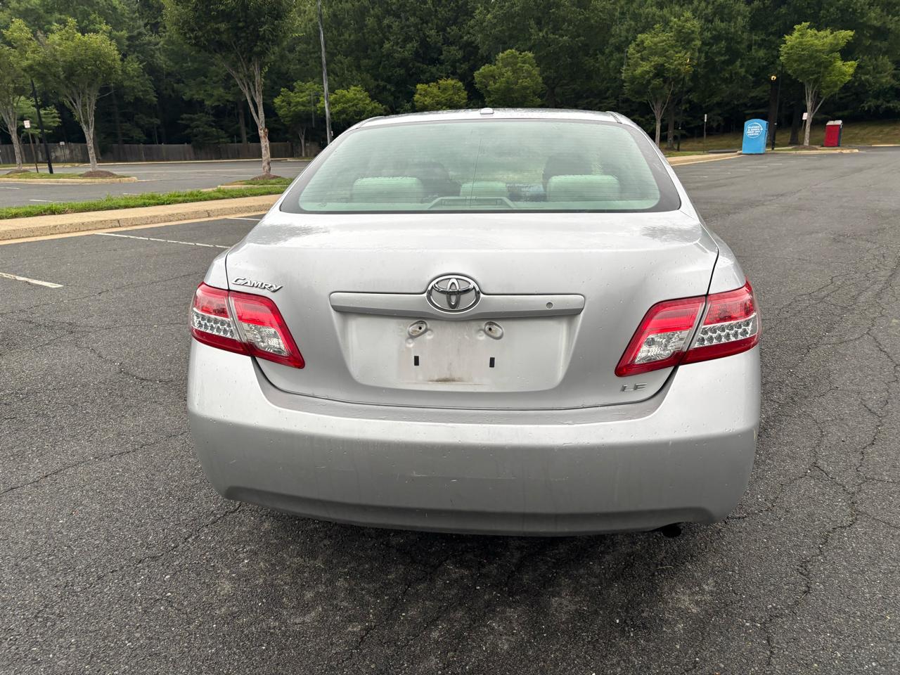Toyota Camry 4dr Sedan LE 2011