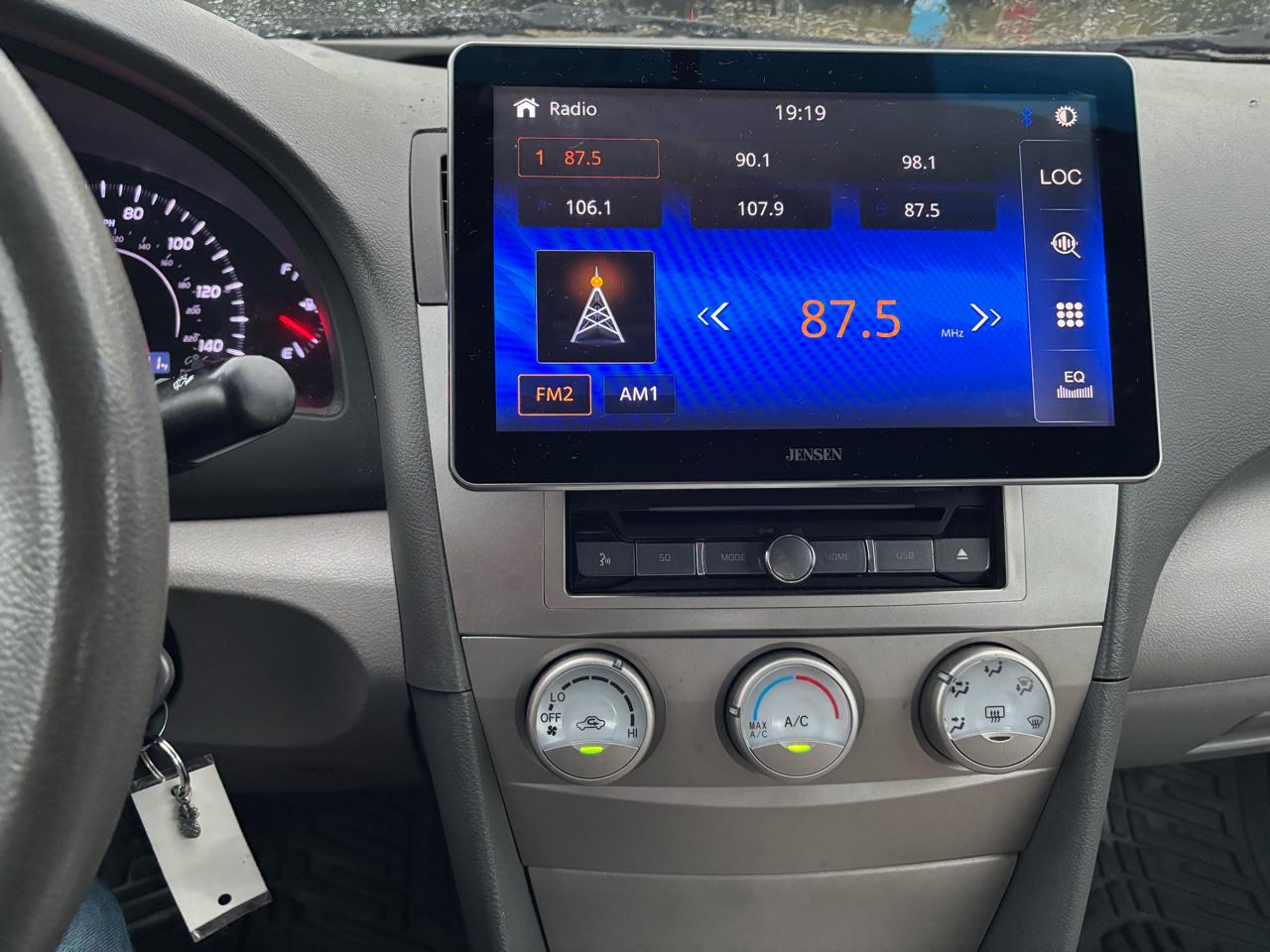 Toyota Camry 4dr Sedan LE 2011