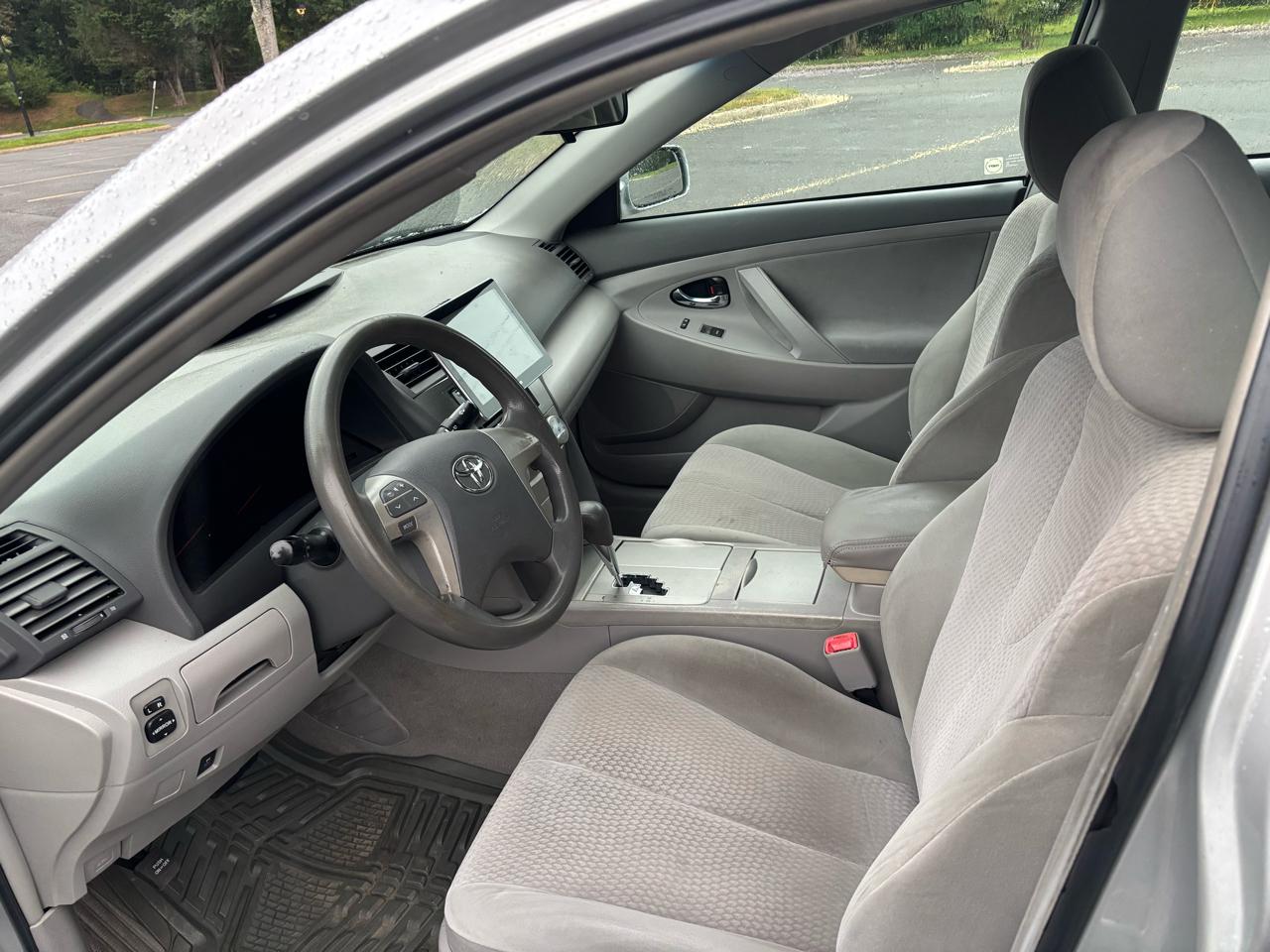 Toyota Camry 4dr Sedan LE 2011