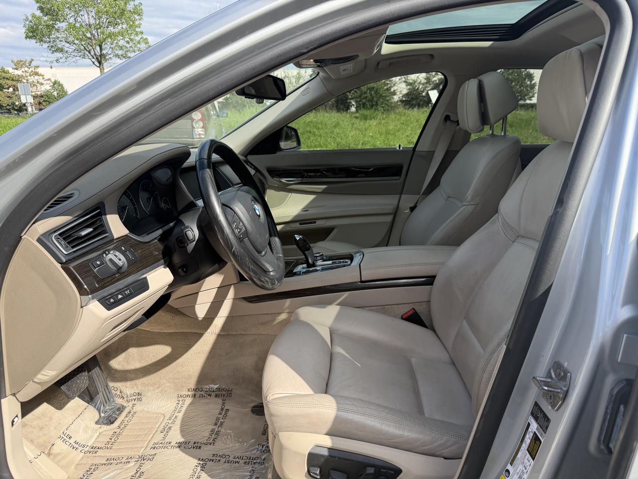 BMW 7-Series 750i 2013