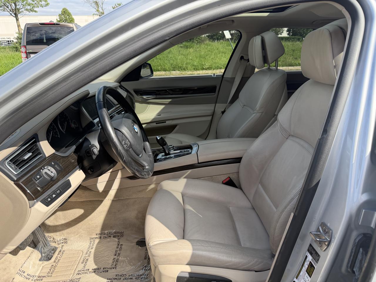 BMW 7-Series 750i 2013
