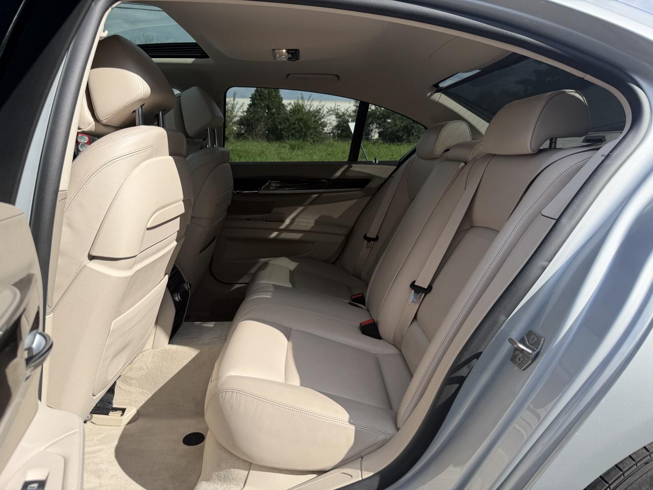 BMW 7-Series 750i 2013
