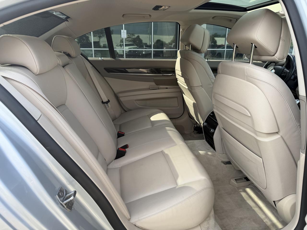 BMW 7-Series 750i 2013