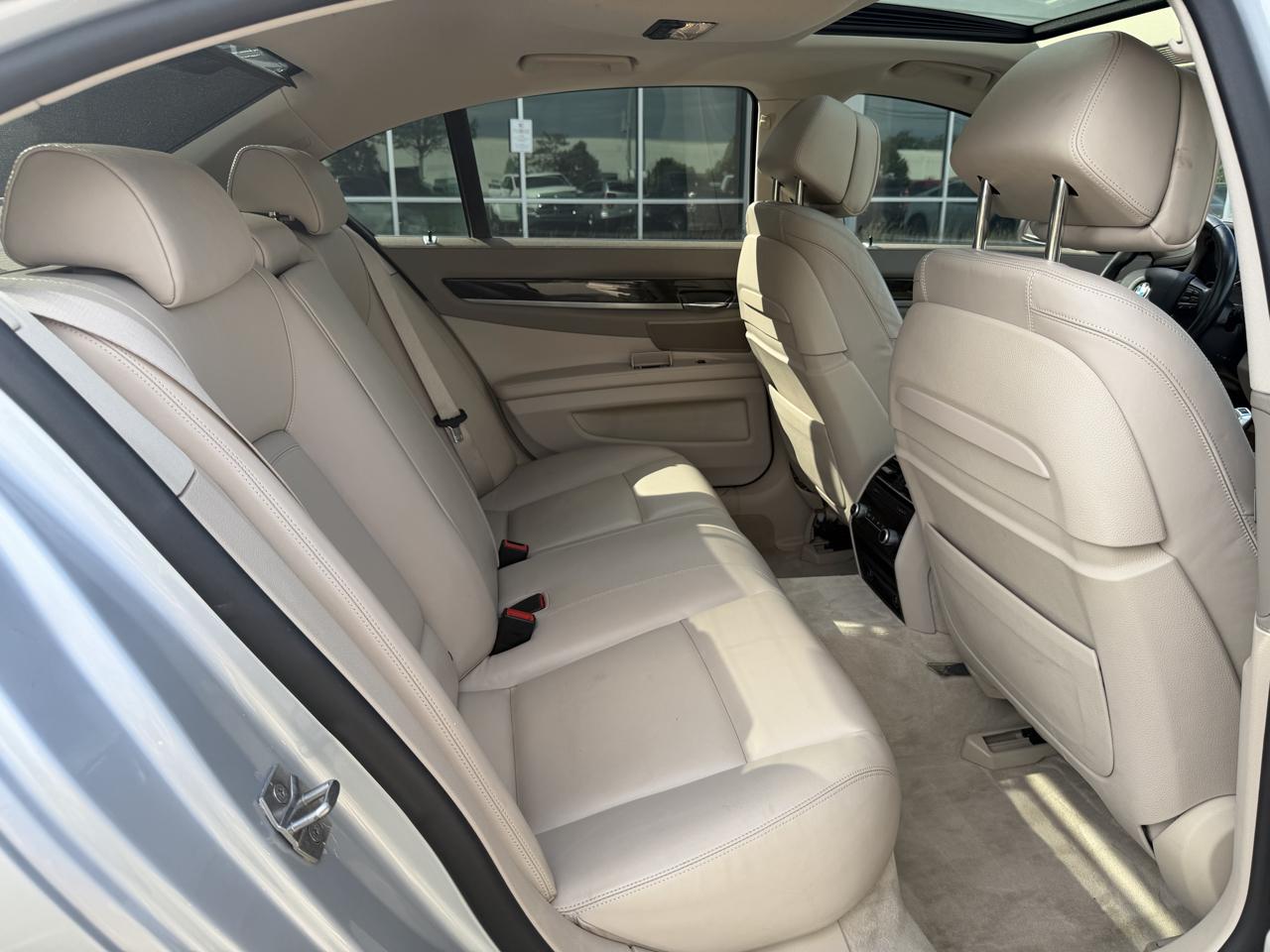 BMW 7-Series 750i 2013