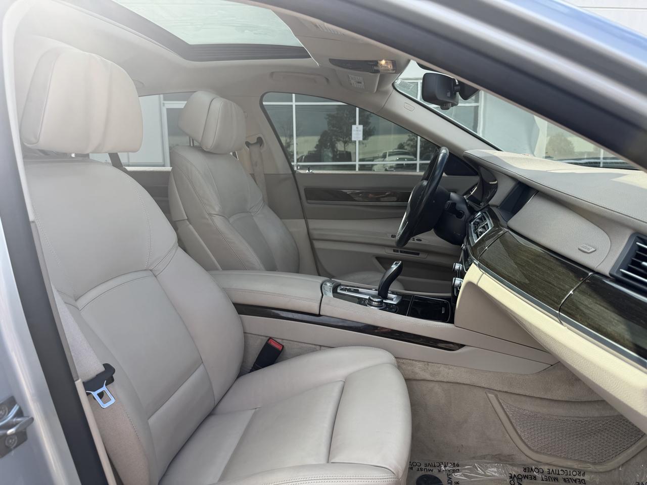 BMW 7-Series 750i 2013