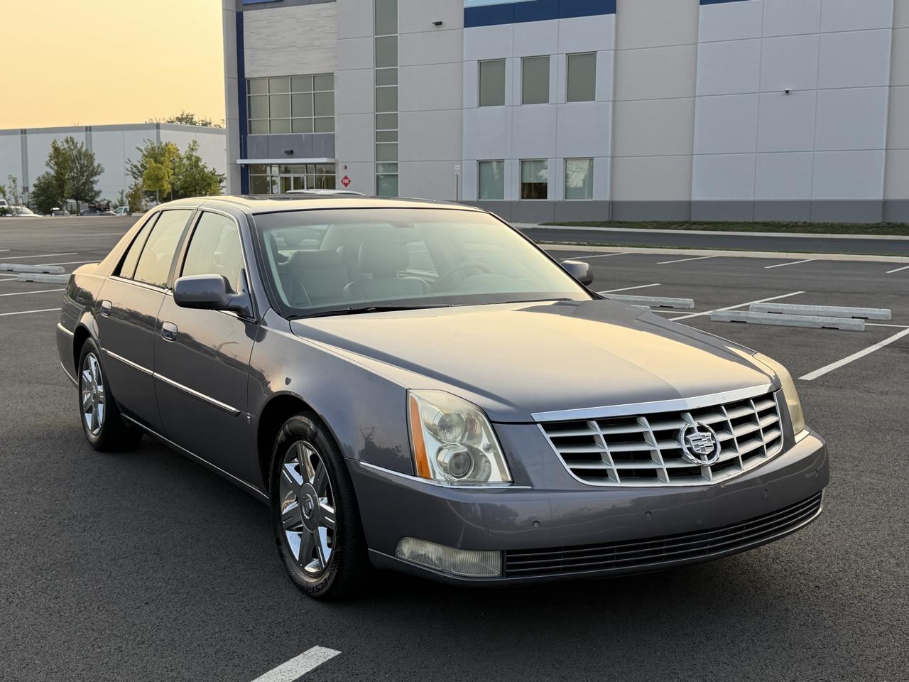 Cadillac DTS Sedan 2007