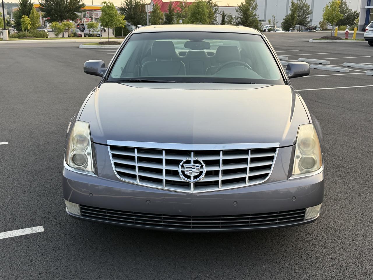Cadillac DTS Sedan 2007