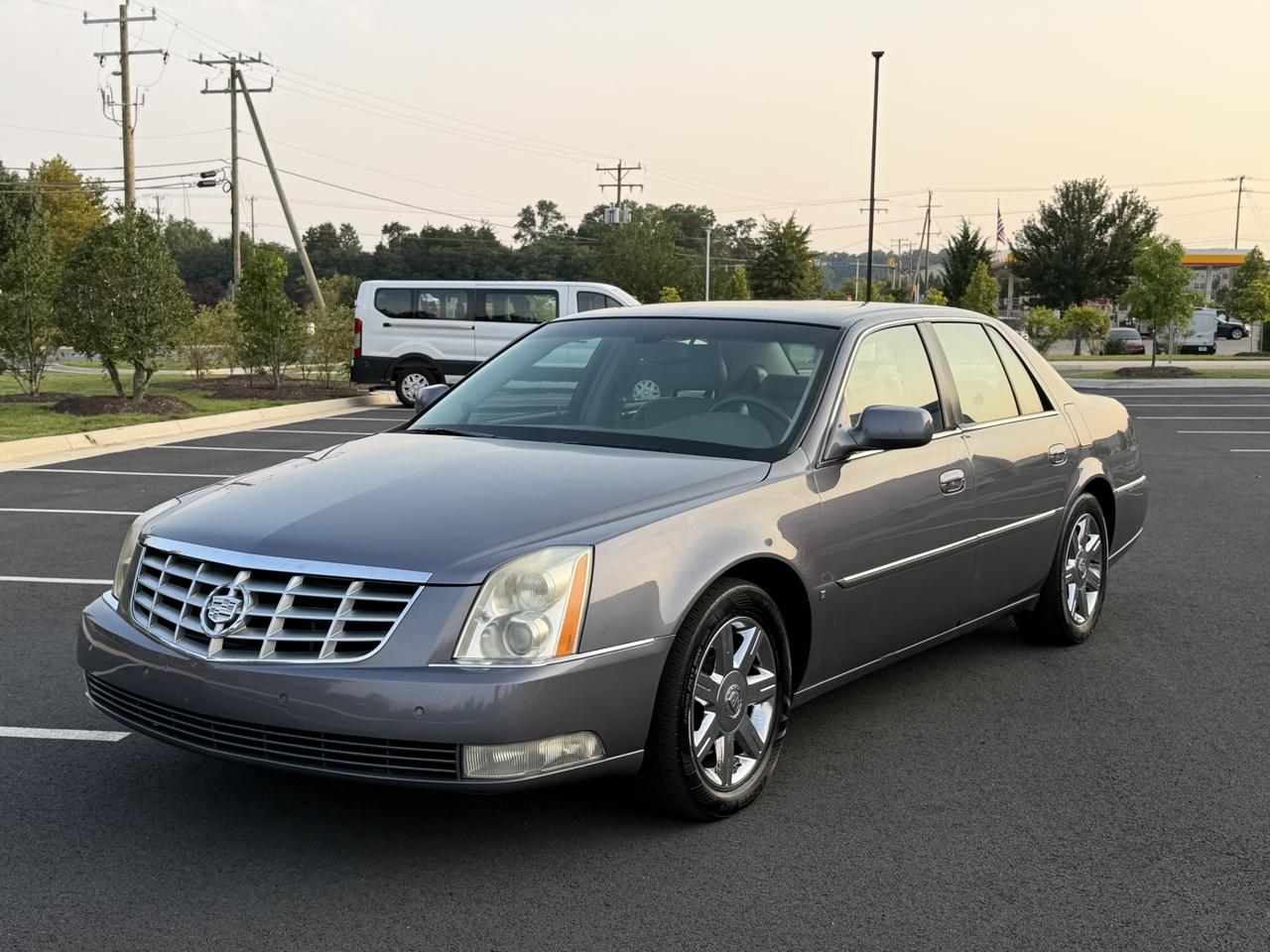 Cadillac DTS Sedan 2007