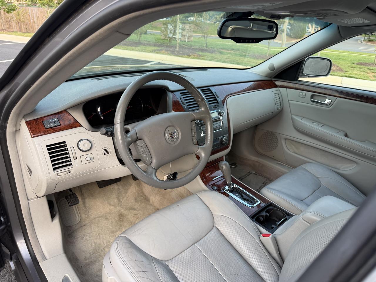 Cadillac DTS Sedan 2007