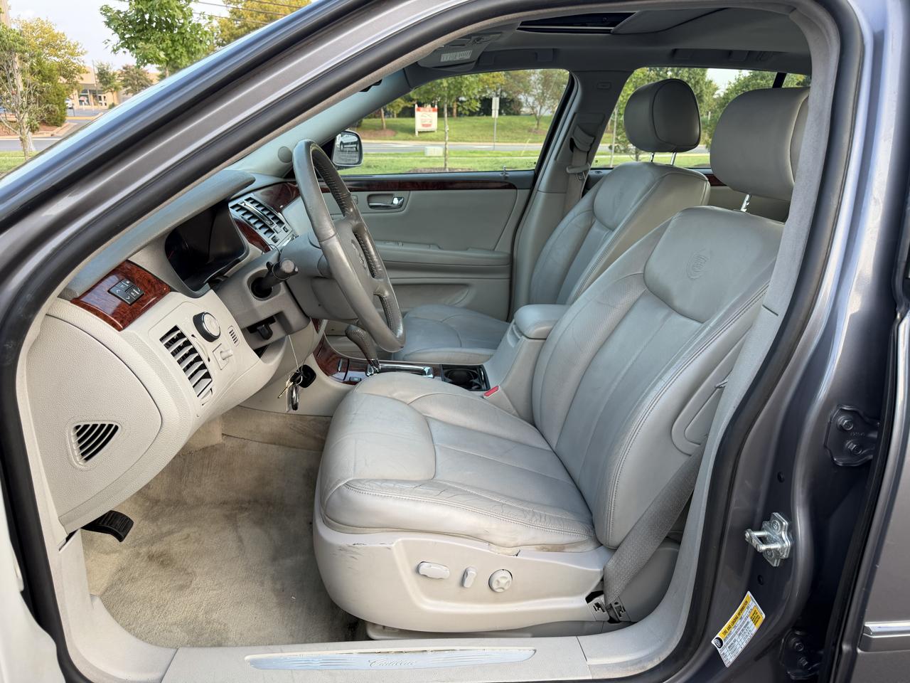 Cadillac DTS Sedan 2007