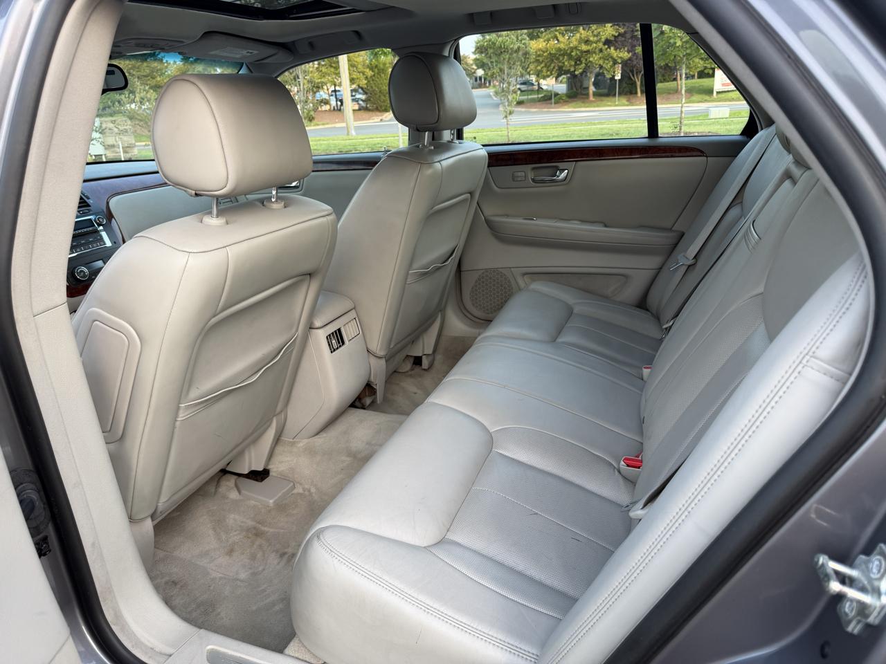 Cadillac DTS Sedan 2007