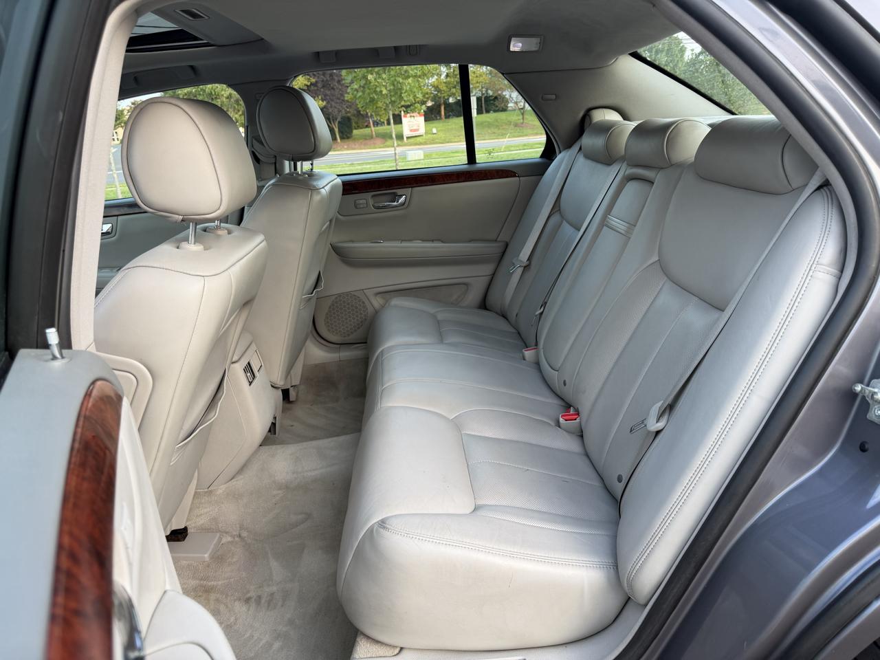 Cadillac DTS Sedan 2007