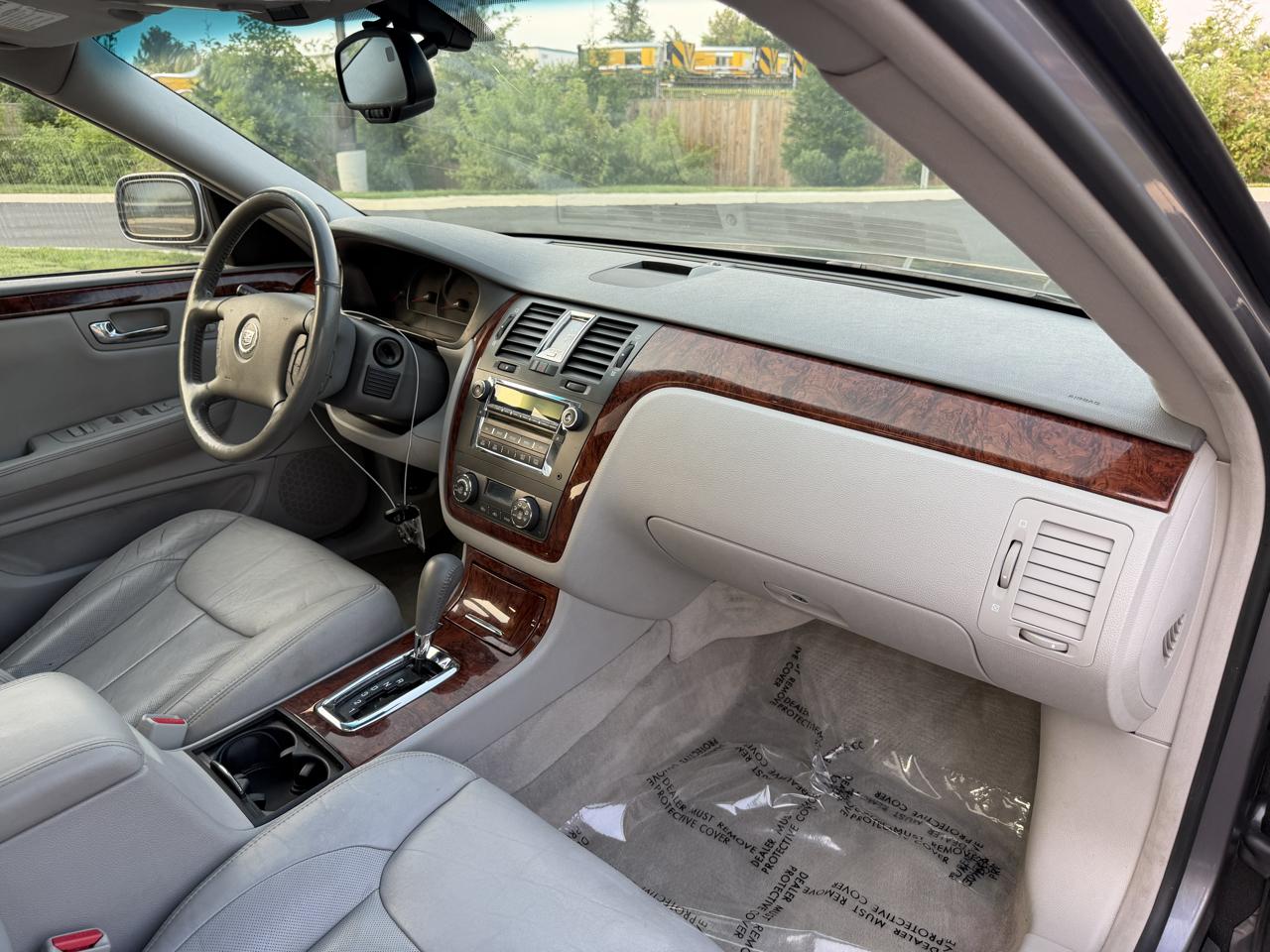 Cadillac DTS Sedan 2007