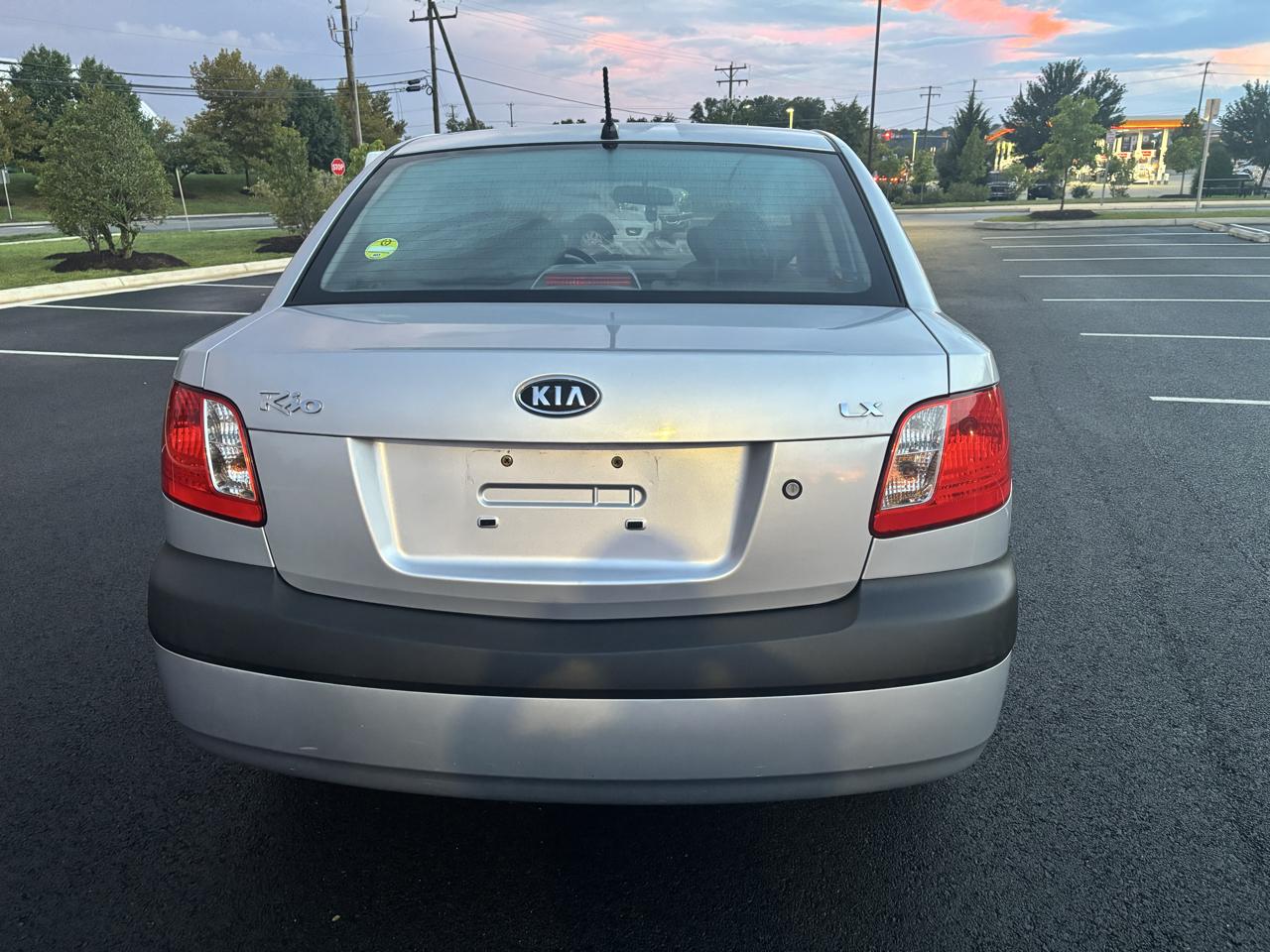 Kia Rio 4dr Sdn LX 2008