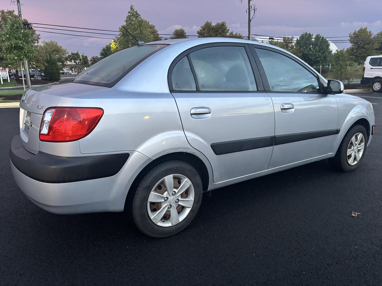 Kia Rio 4dr Sdn LX 2008