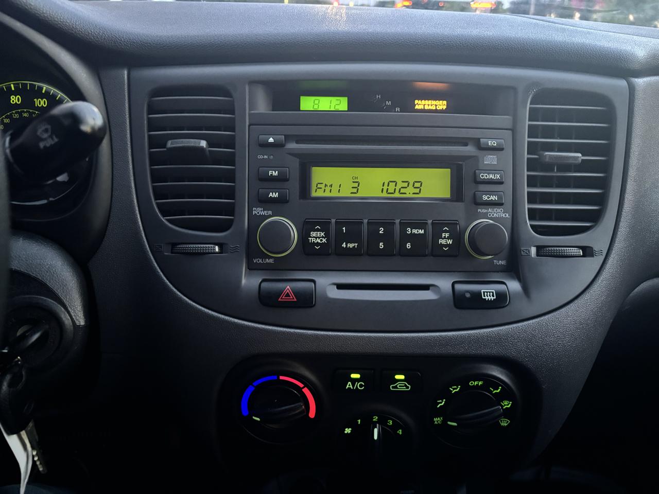 Kia Rio 4dr Sdn LX 2008