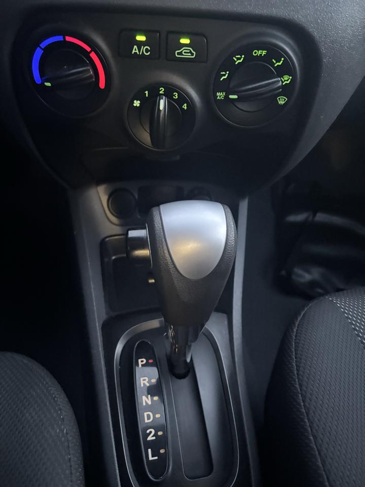 Kia Rio 4dr Sdn LX 2008