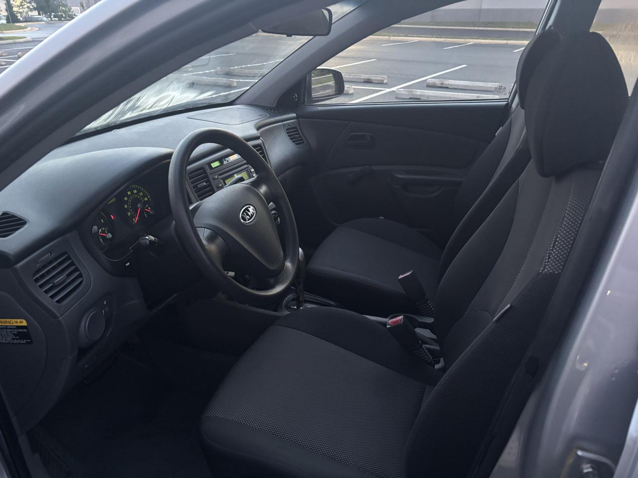 Kia Rio 4dr Sdn LX 2008
