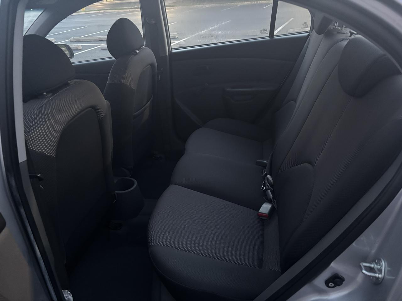 Kia Rio 4dr Sdn LX 2008