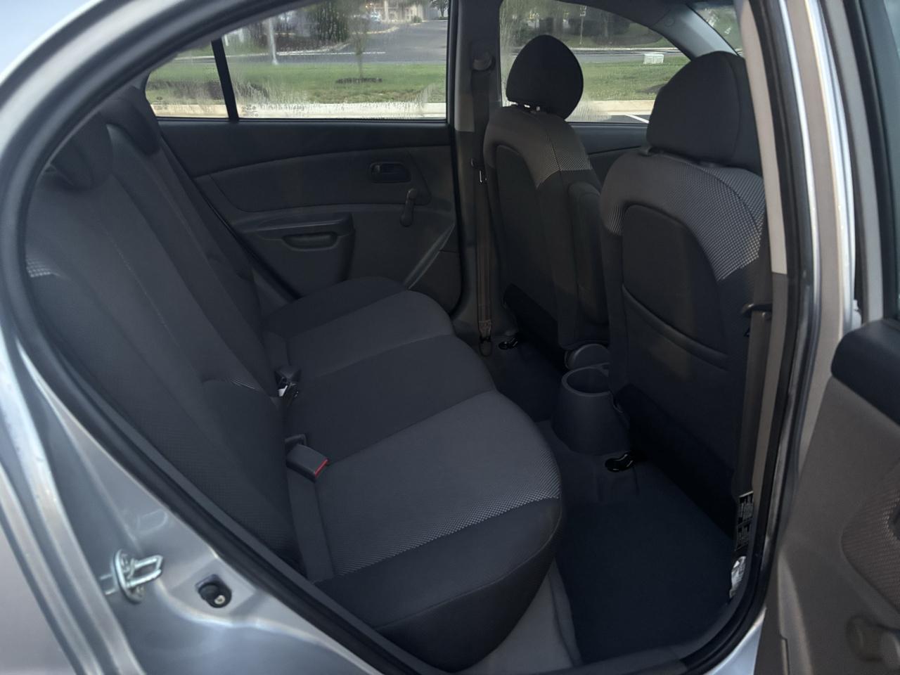Kia Rio 4dr Sdn LX 2008