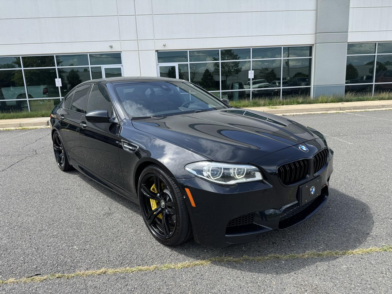2015 BMW M5 4D Sedan