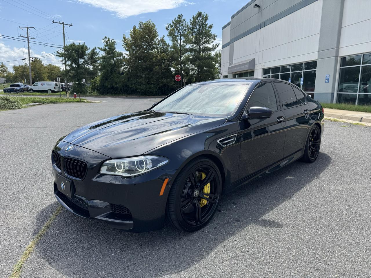 BMW M5 4D Sedan 2015