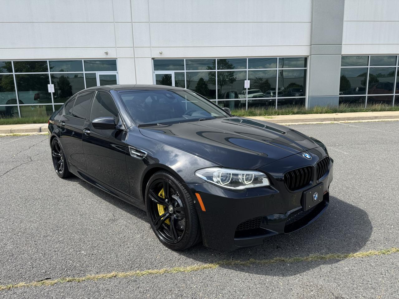 BMW M5 4D Sedan 2015